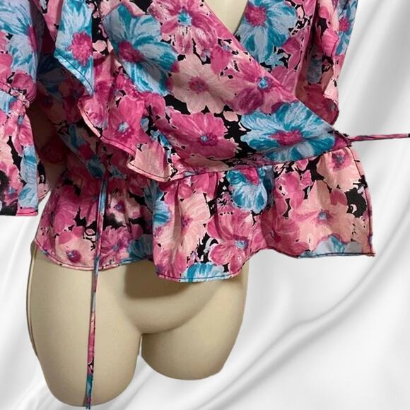 NWT - WAYF Floral Pink and Blue Blouse Size: S - Picture 5 of 7